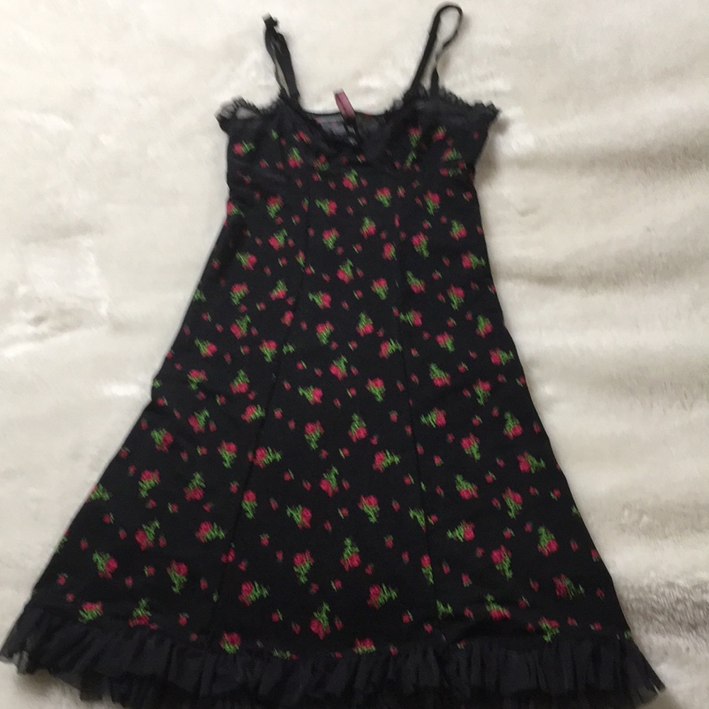 💥SALE! Victoria’s Secret Rosebud Nightgown S